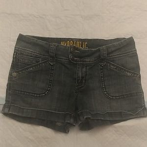 Hydraulic denim shorts